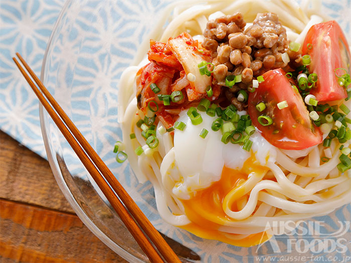 夏野菜レシピ「キムチうどん」_俯瞰撮影